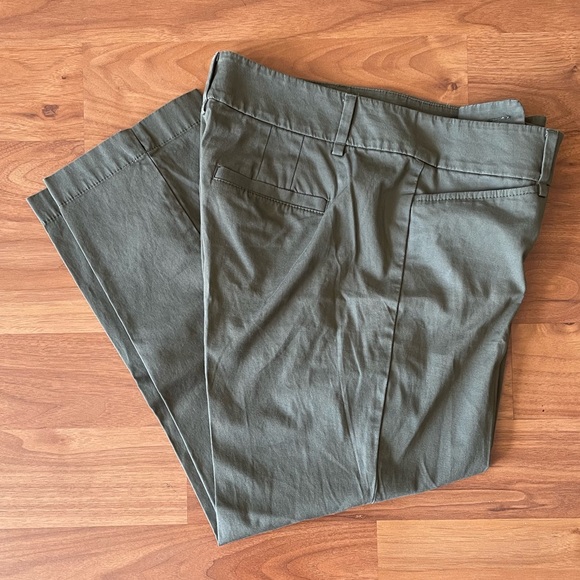 LOFT crop pants - Picture 2 of 4